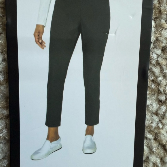 Mario Serrani Pants - ⭐️ Firm Price ⭐️ Mario Serrani Green patterned Pants